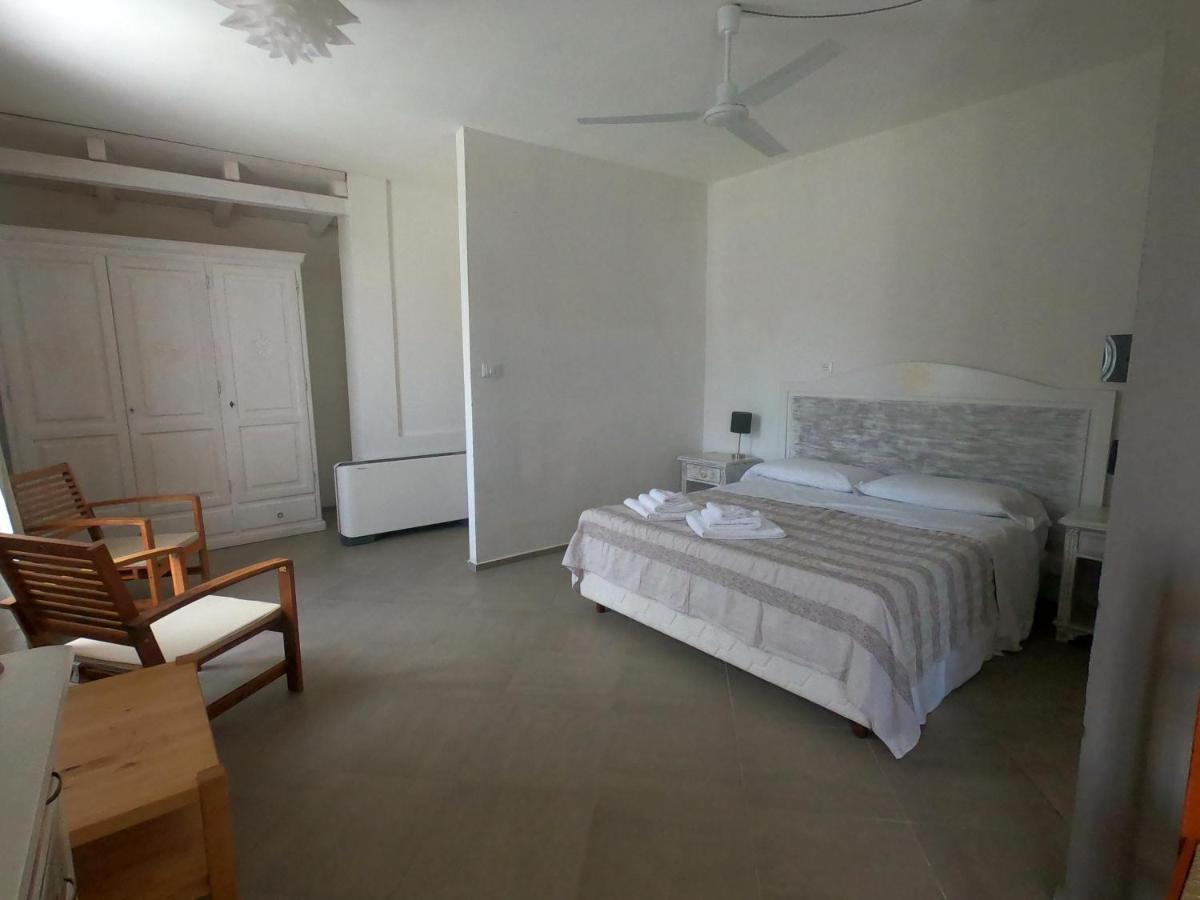 Villa La Conchiglia Rooms Cala Liberotto Extérieur photo