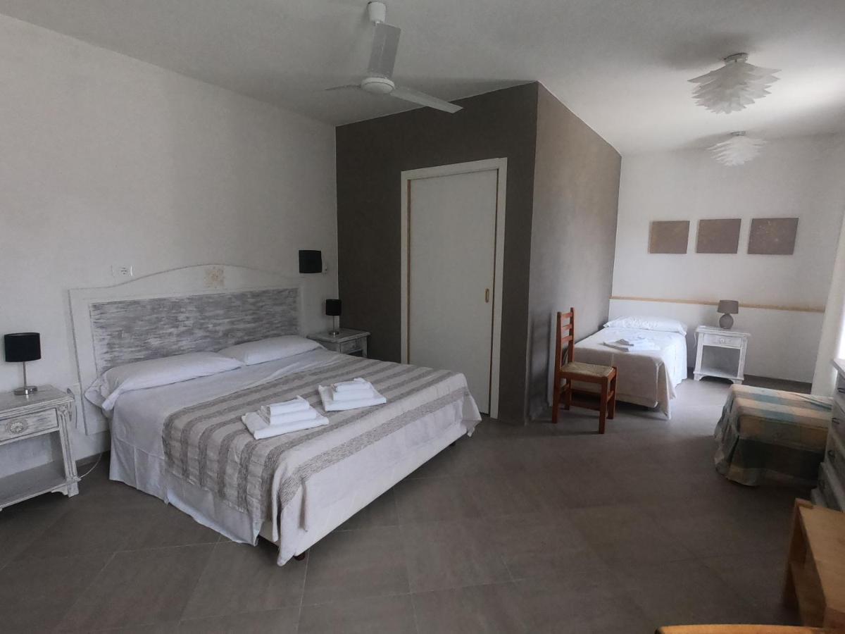 Villa La Conchiglia Rooms Cala Liberotto Extérieur photo