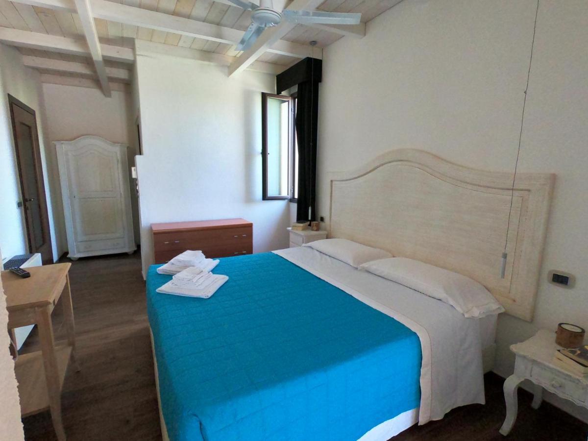Villa La Conchiglia Rooms Cala Liberotto Extérieur photo