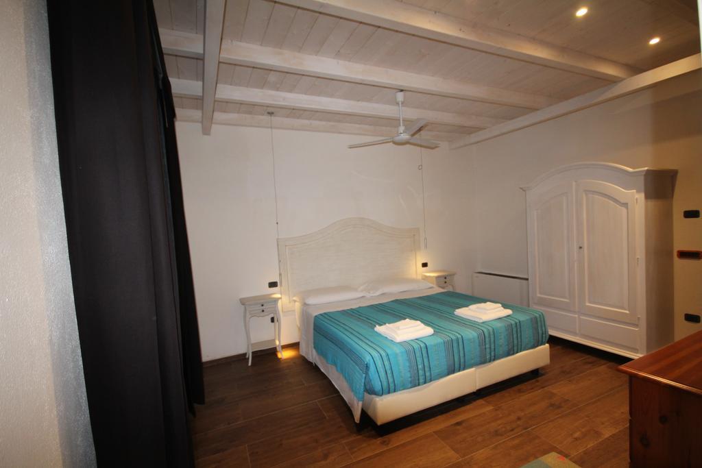 Villa La Conchiglia Rooms Cala Liberotto Extérieur photo