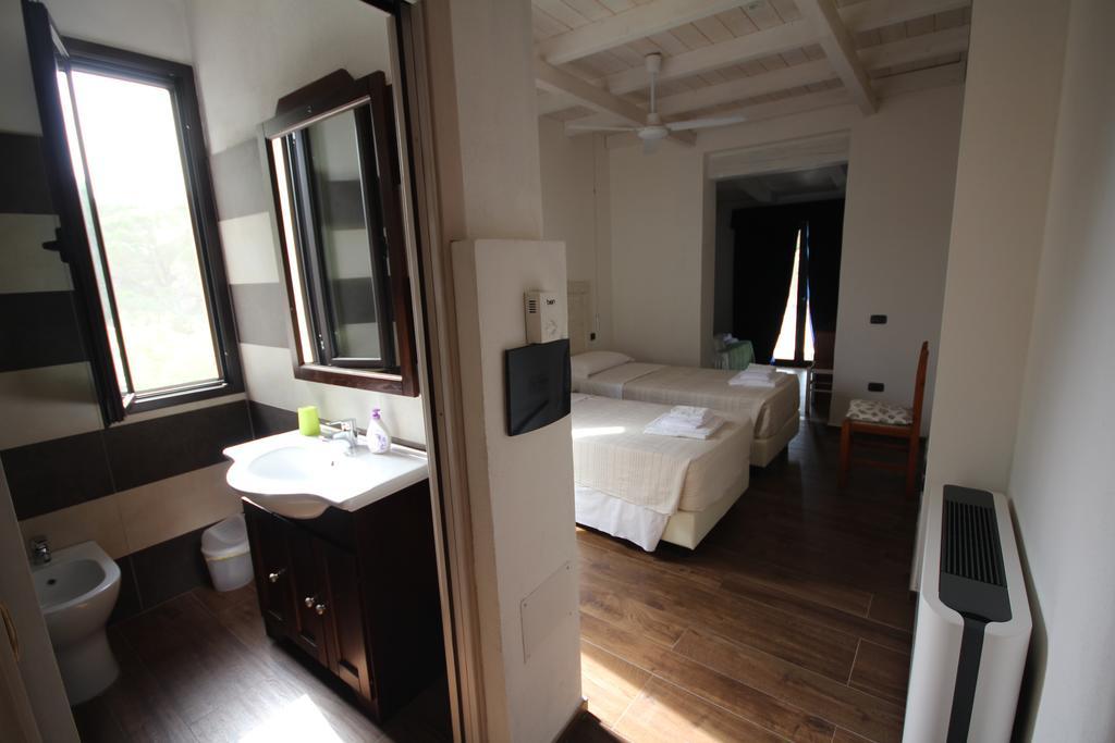 Villa La Conchiglia Rooms Cala Liberotto Extérieur photo