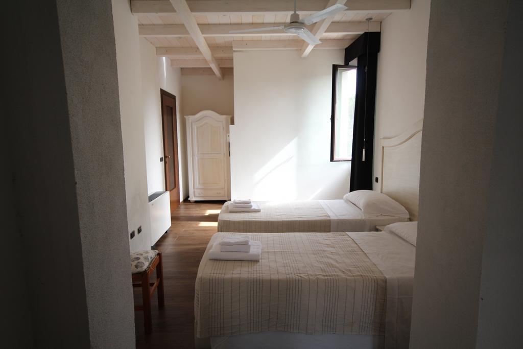 Villa La Conchiglia Rooms Cala Liberotto Extérieur photo